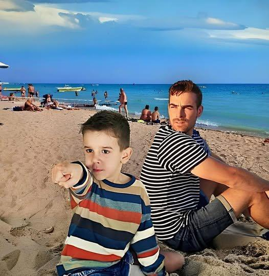 Po pochowaniu żony, poszedł z synem nad morze